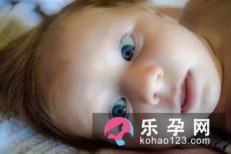 宝宝眼屎多怎么办 是上火吗