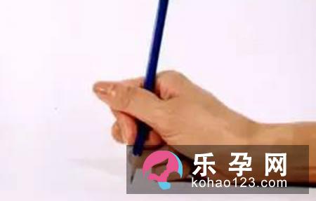 小孩写字的错误姿势 练字有好处吗