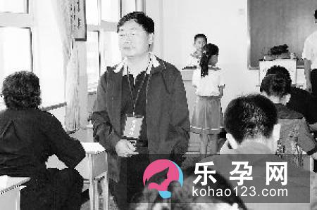 为什么刚出生的小孩只有一只左眼睛 什么事睁一只眼闭一只眼比较