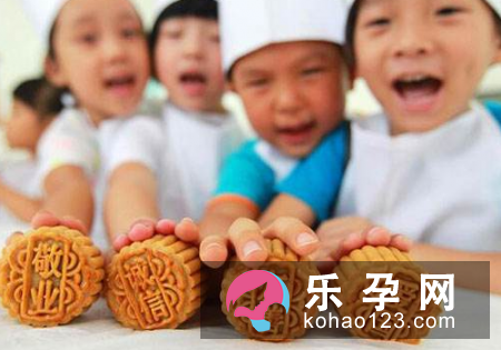 2018年中秋节小孩吃什么月饼好?多大能吃月饼:未到三岁的
