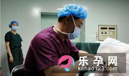 产妇进入产房后的分娩流程