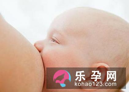 婴儿溢奶的症状是什么 怎么办