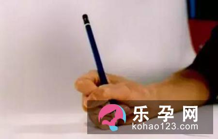 小孩写字的错误姿势 练字有好处吗