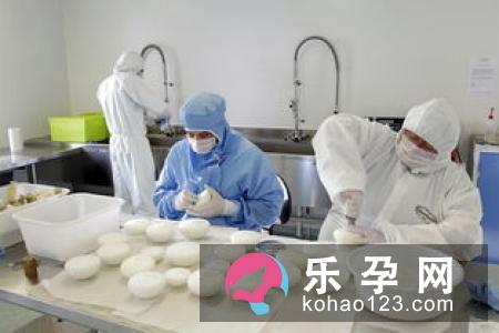 女性正常分娩生产的过程