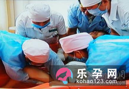 胎儿超7斤不宜水中分娩