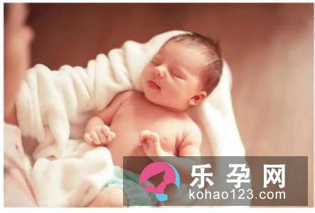 正式临产前1—2天阴道出现少量血性粘液自阴道流出