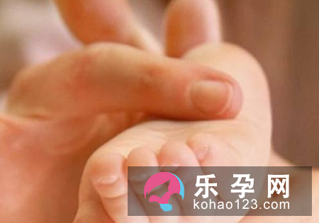 小儿推拿的操作顺序与部位 是推左手还是右手