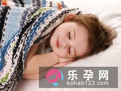 孕妇睡觉宝宝也在睡觉吗 左侧睡好还是右侧睡好