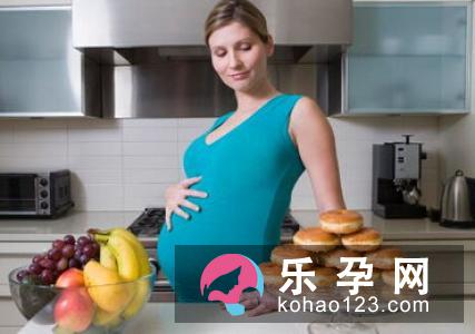 民间有产时吃桂圆鸡蛋或桂圆汤增力气、补气血的风俗