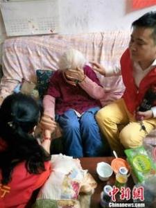百岁老人学跳舞打一成语 人老心不老下一句是什么