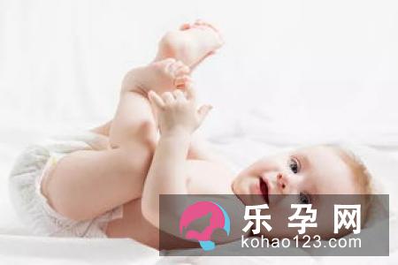 给婴儿换尿布的正确步骤 注意事有哪些