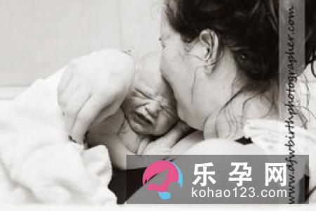 胎儿超7斤不宜水中分娩
