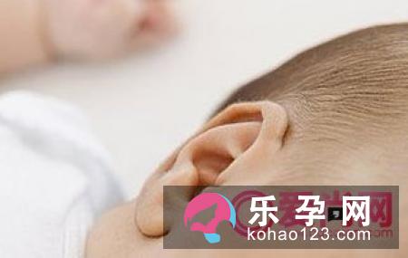 宝宝耳朵里有硬耳屎怎么办 需要清理吗