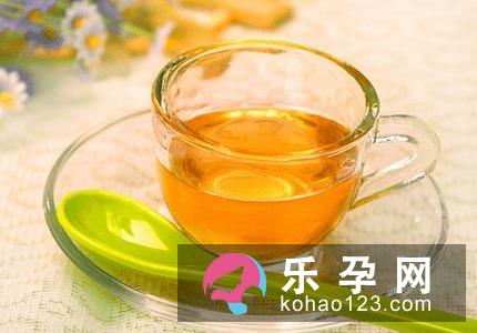 哺乳期吃木耳会回奶吗 可以喝蜂蜜水吗