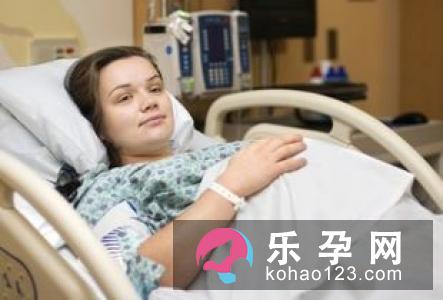 如何确定孕妇住院分娩的时间?