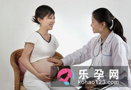 孕期体重不再正常值范围内,医生和助产士可能会有些担忧