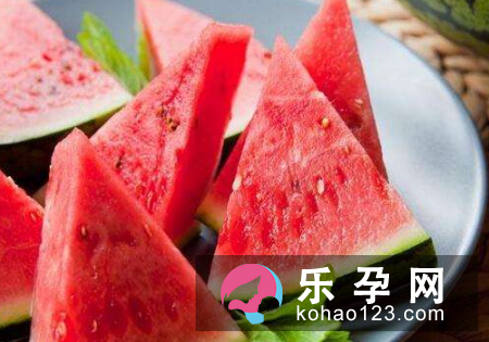孕妇吃西瓜能补充羊水吗 一天吃多少合适