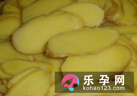 孕妇晕车肚脐能贴姜吗 怎么贴