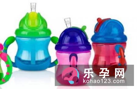 吸管杯和鸭嘴杯的区别 哪个好
