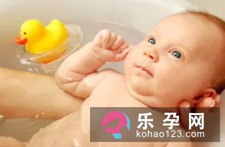 宝宝指甲里的脏东西怎么办 指甲软是怎么回事