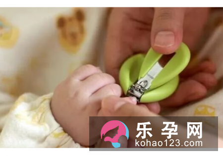 宝宝手指甲有白痕怎么回事 是缺钙吗