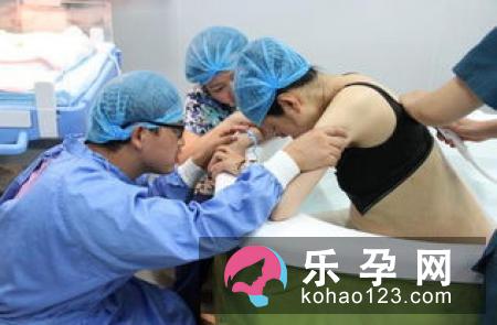 掌握分娩姿势 帮助顺利分娩