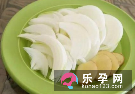 洋葱蒸水婴儿可以吃吗 多大的宝宝可以吃