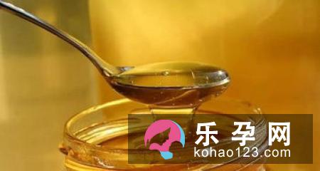 哺乳期吃木耳会回奶吗 可以喝蜂蜜水吗