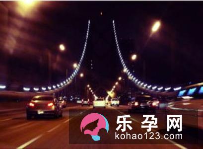 羊水破了会一直出水还是只出一次 能坚持多久孩子不缺氧