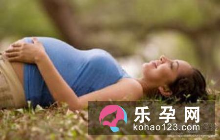 孕期体重不再正常值范围内,医生和助产士可能会有些担忧