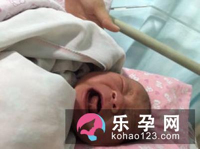 黄疸值多少需要照蓝光 照一次多久