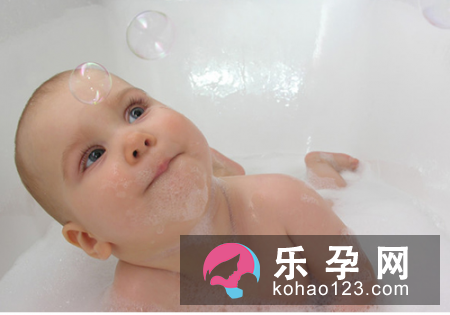宝宝贫血可以打疫苗吗 拉肚子能洗澡吗