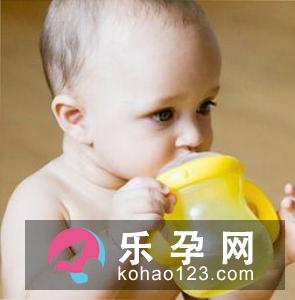 宝宝不爱喝水是什么原因 大便干燥怎么办