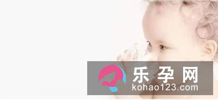 宝宝躺着吃奶要拍嗝吗 吃奶睡着了还用拍嗝吗