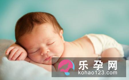 新生儿晒太阳隔着玻璃效果如何 穿衣服晒太阳有用吗