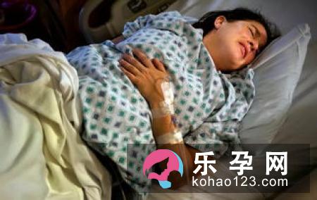 爸爸要陪产 孤独也可增加分娩痛