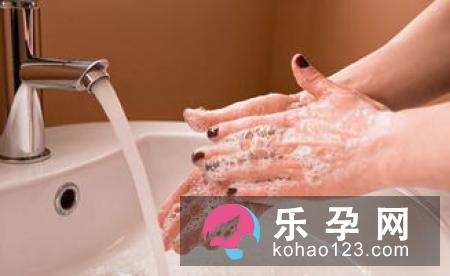 宝宝被蚊子咬了能涂风油精吗 处理方法是怎样的