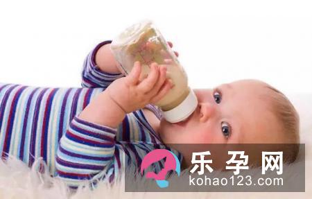 新生儿晒太阳几点合适 晒多久合适