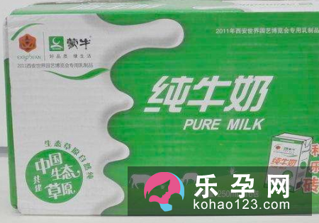 十个月的宝宝可以喝纯牛奶吗 每天喝多少合适 十个月的宝宝可以喝纯牛奶吗 每天喝多少合适
