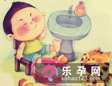 夏天怎么给小孩洗脚 几岁小孩可以泡脚 夏天怎么给小孩洗脚 几岁小孩可以泡脚