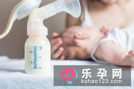 满月宝宝吃多少毫升奶粉 一个月要吃几罐