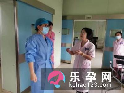 专家认为水中分娩不宜在中国推广