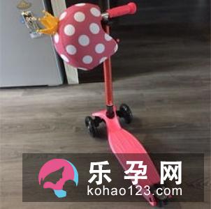 宝宝滑板车哪个牌子好 玩滑板车的好处