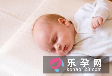 宝宝多大可以睡枕头 多高合适