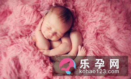 新生儿耳朵上有黑毛怎么回事 耳朵红肿怎么办